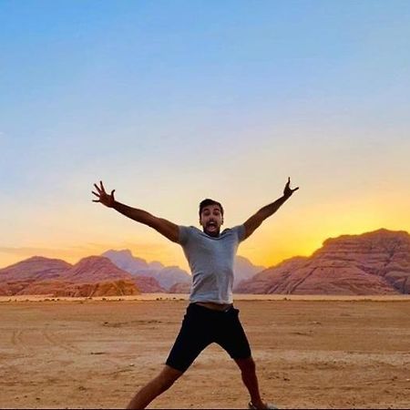 Saleem With Jeep Tour Leilighet Wadi Rum Eksteriør bilde