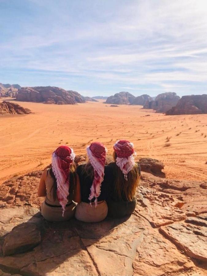 Saleem With Jeep Tour Leilighet Wadi Rum Eksteriør bilde