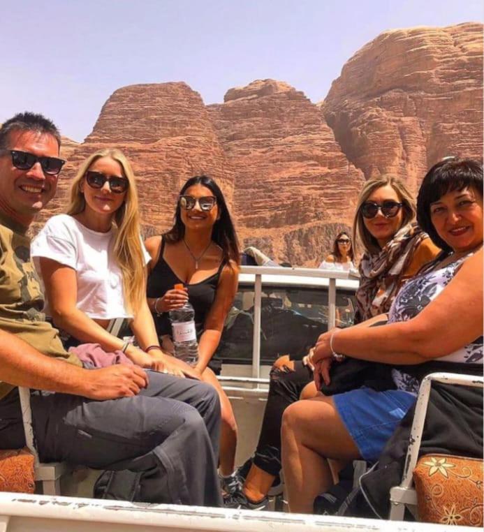 Saleem With Jeep Tour Leilighet Wadi Rum Eksteriør bilde