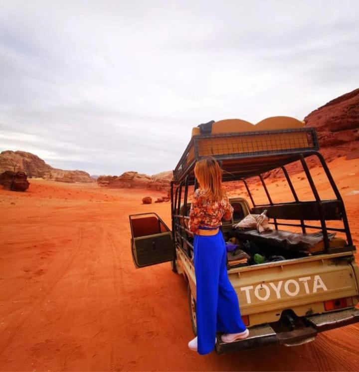Saleem With Jeep Tour Leilighet Wadi Rum Eksteriør bilde